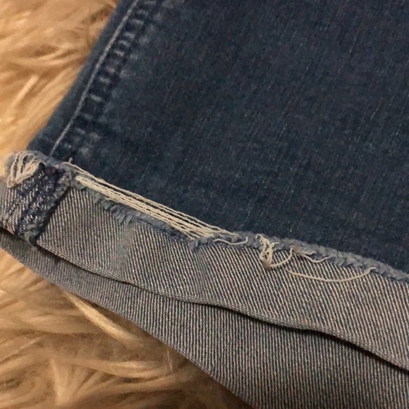 Hollister Short Short High Rise-Sz 9/29-Dark Wash-Frayed Hem-EUC - Picture 3 of 10